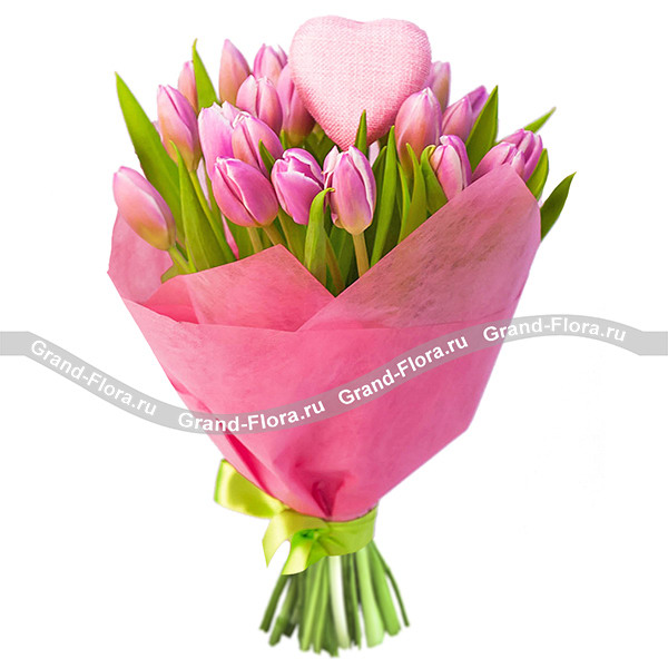 25 розовых тюльпанов с сердцем